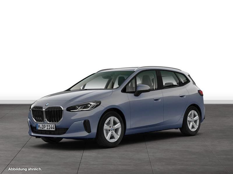 Sparkling kupfergrau metallic Gebraucht 2024 BMW 218 Active Tourer Luxury Line Van / Kleinbus | 31.864 € (Fairer Preis) - Bild 1/1