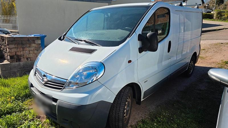 Gebraucht Opel Vivaro 114 PS (83 kW) 2007 Weiß Van / Kleinbus