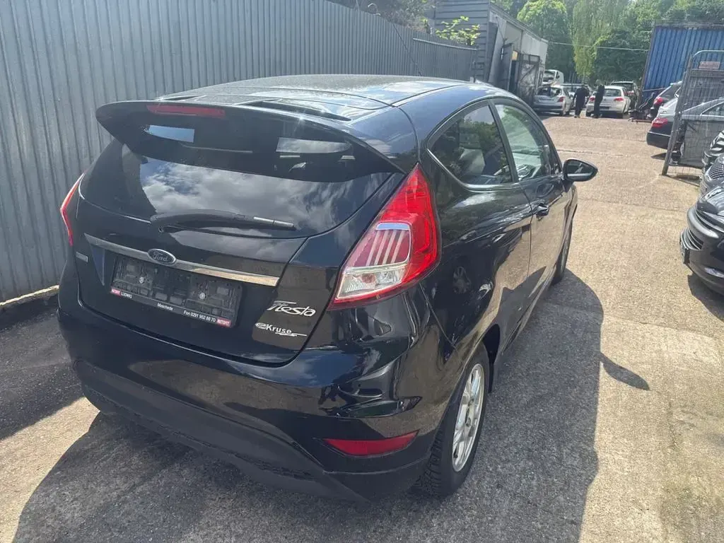 Gebraucht Ford Fiesta Titanium 125 PS (91 kW) 2016 Schwarz Kleinwagen