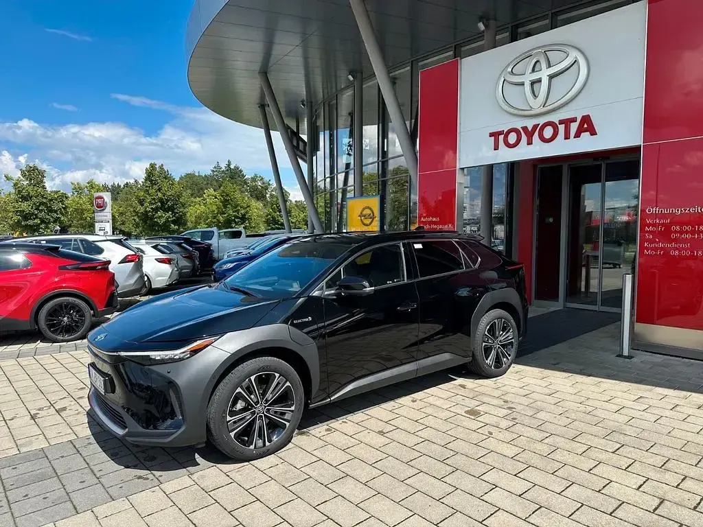 Gebraucht Toyota bZ4X Comfort 150 kW (204 PS) 2023 Schwarz SUV