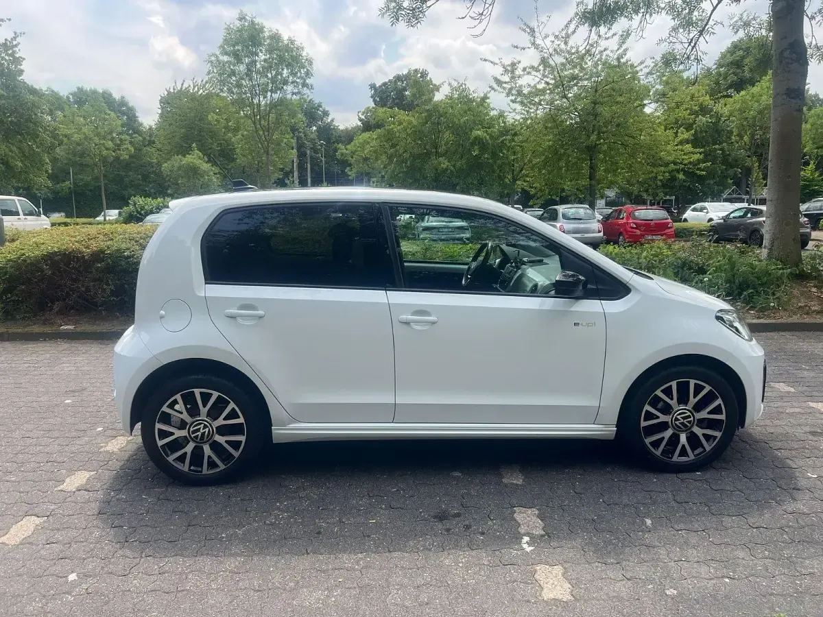 Gebraucht VW e-up! Style 61 kW (83 PS) 2020 Weiß Kleinwagen