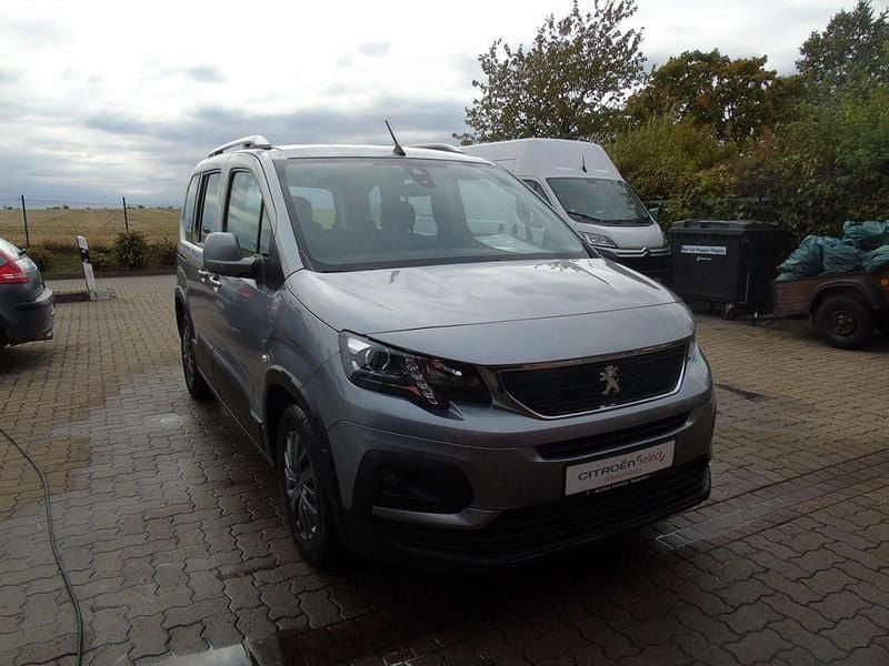 Gris artense Gebraucht 2021 Peugeot Rifter Allure Van / Kleinbus | 16.200 € (Fairer Preis) - Bild 1/4