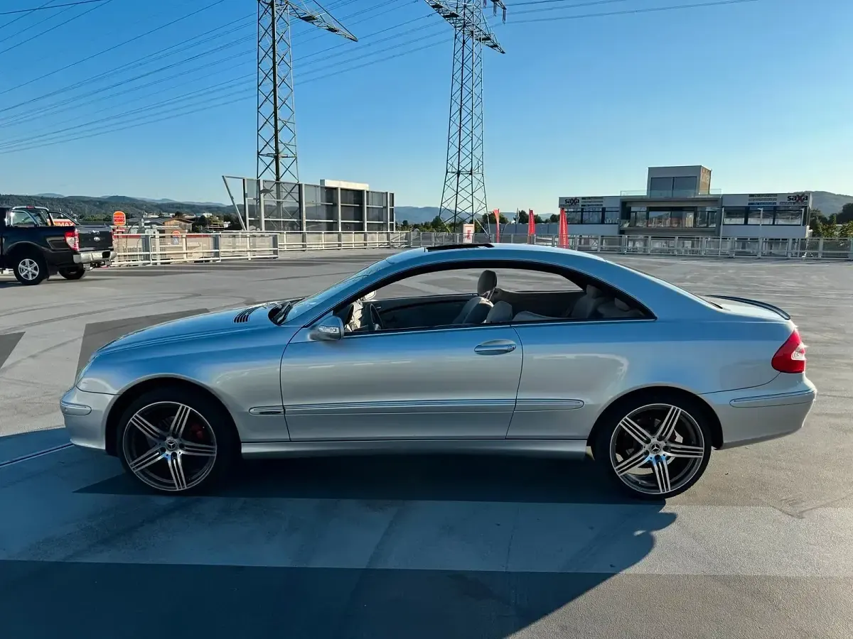 Gebraucht Mercedes CLK200 163 PS (119 kW) 2004 Silber Coupé