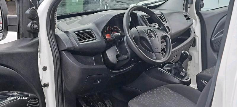 Usado Opel Combo 2018 Branco Monovolume