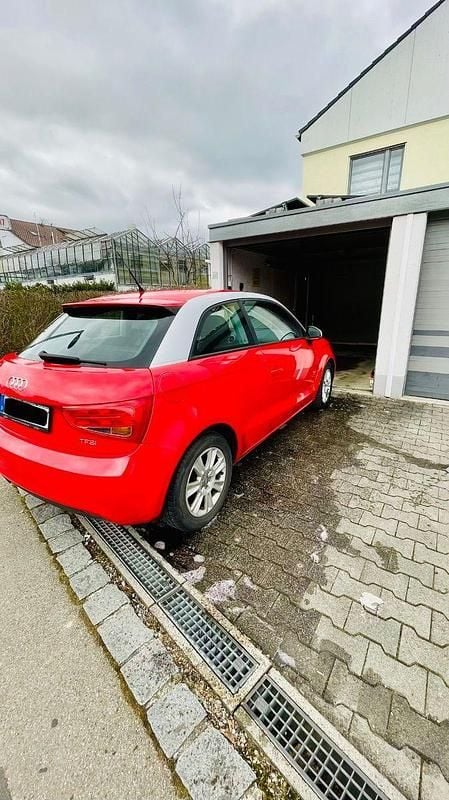 Gebraucht Audi A1 Attraction 122 PS (89 kW) 2010 Rot Kleinwagen
