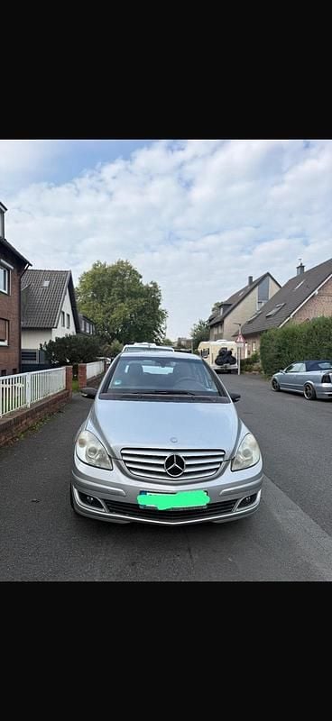 Gebraucht Mercedes B170 116 PS (85 kW) 2005 Silber Van / Kleinbus