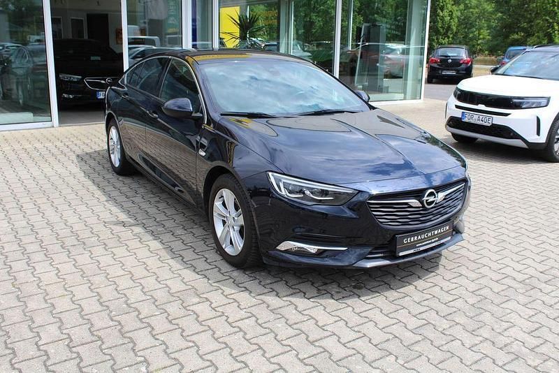 Tiefsee blau Gebraucht 2018 Opel Insignia Dynamic Limousine | 15.990 € (Fairer Preis) - Bild 1/4