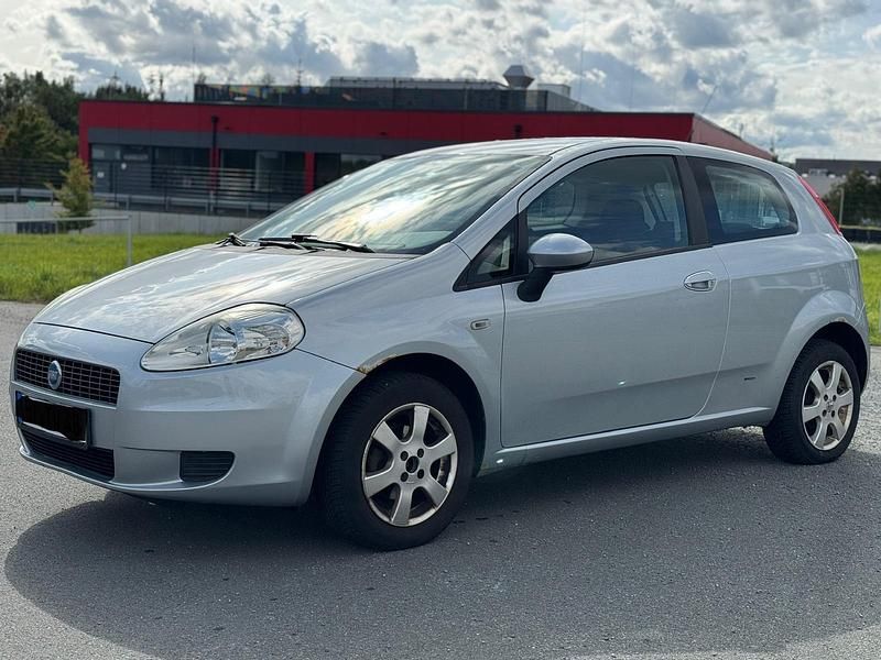 Grau Gebraucht 2006 Fiat Punto Kleinwagen | 850 € (Superpreis) - Bild 1/4