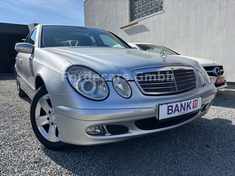 Silber Gebraucht 2004 Mercedes E200 Limousine | 4.990 € (Fairer Preis) - Bild 1/4