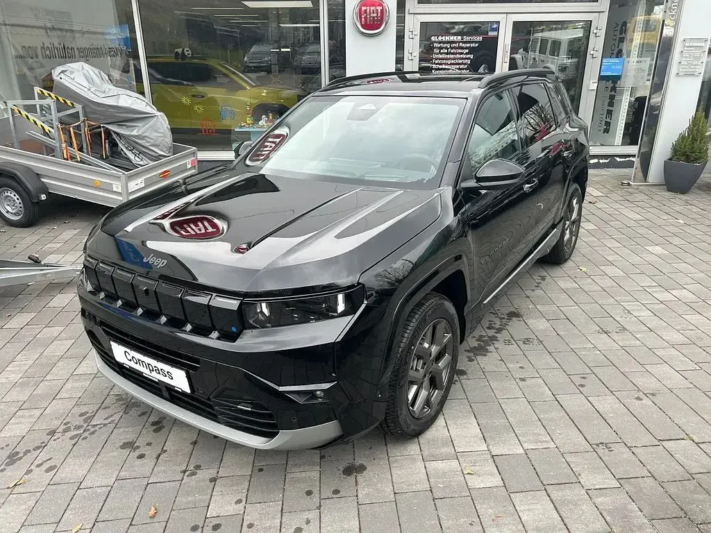 Neu Jeep Compass 145 PS (106 kW) 2026 Schwarz SUV