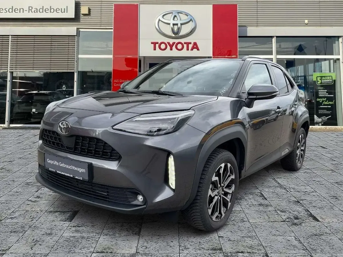 Gebraucht Toyota Yaris Cross 131 PS (96 kW) 2025 Grau SUV