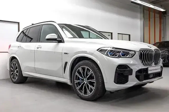 Gebraucht BMW X5 M Sport 394 PS (289 kW) 2022 Alpinweiss iii SUV