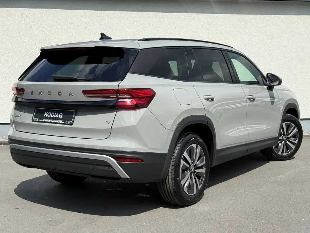 Neu Skoda Kodiaq Selection 204 PS (150 kW) 2026 Blackmagic perleffekt SUV