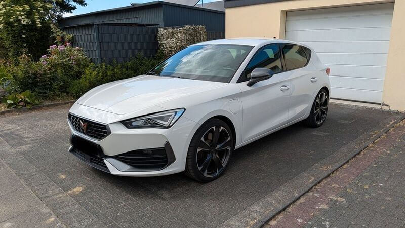Weiß Gebraucht 2021 Cupra Leon VZ Limousine | 20.000 € (Superpreis) - Bild 1/4