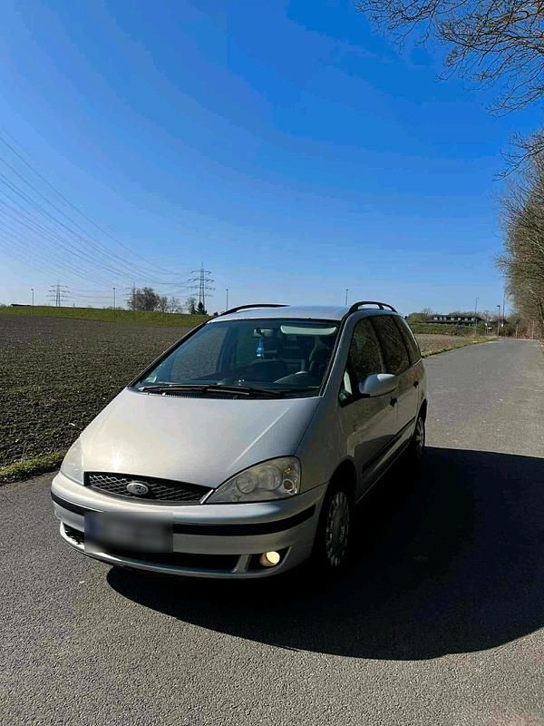 Silber Gebraucht 2003 Ford Galaxy Van / Kleinbus | 1.999 € (Fairer Preis) - Bild 1/4