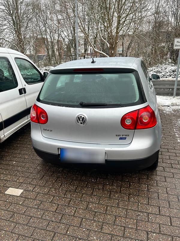 Gebraucht VW Golf V 125 PS (91 kW) 2004 Silber Kleinwagen