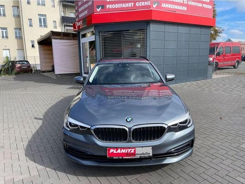 Blau Gebraucht 2019 BMW 525 Sport Line Kombi | 24.499 € (Fairer Preis) - Bild 1/4