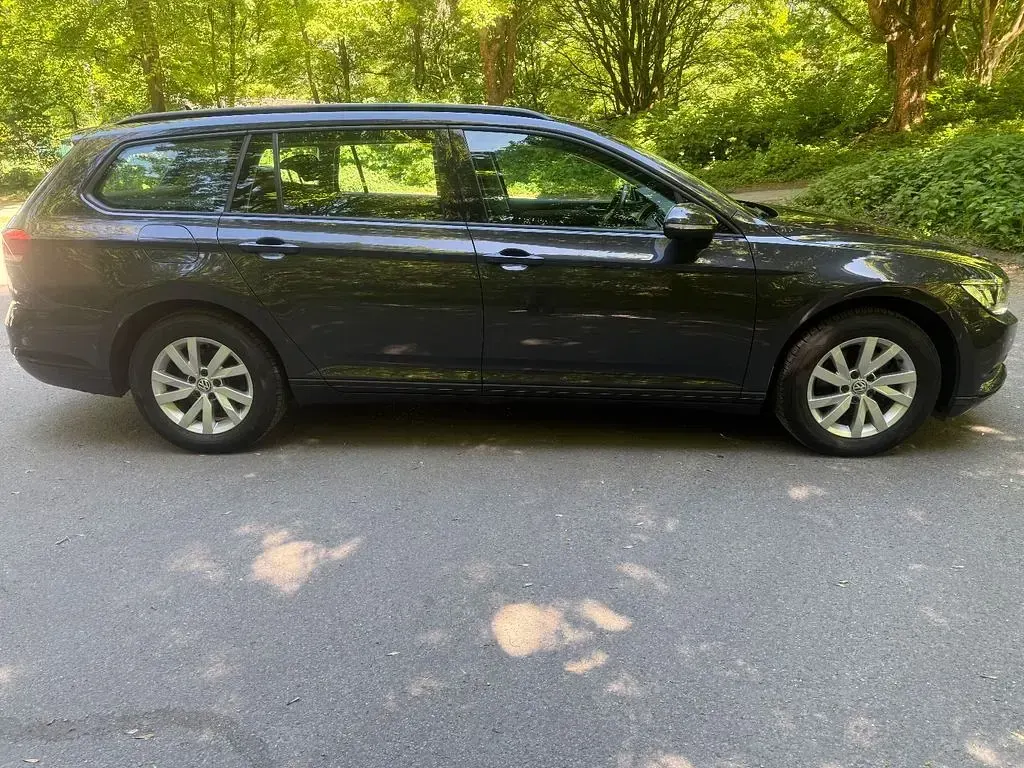 Gebraucht VW Passat Comfortline 150 PS (110 kW) 2019 Schwarz Kombi