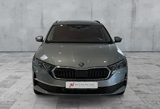 Neu Skoda Octavia 150 PS (110 kW) 2026 Silber Kombi