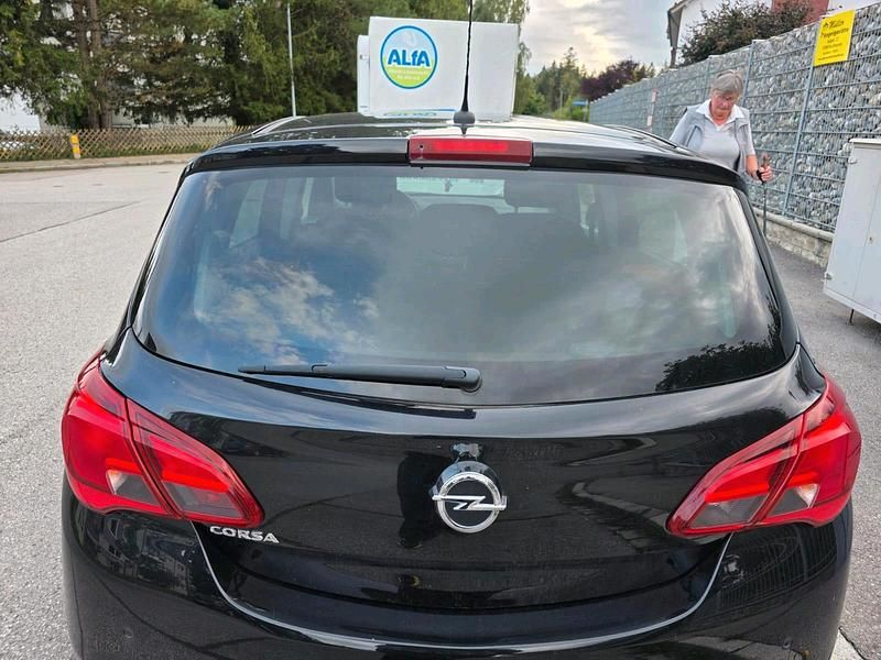 Schwarz Gebraucht 2017 Opel Corsa Limousine | 5.800 € (Guter Preis) - Bild 1/4