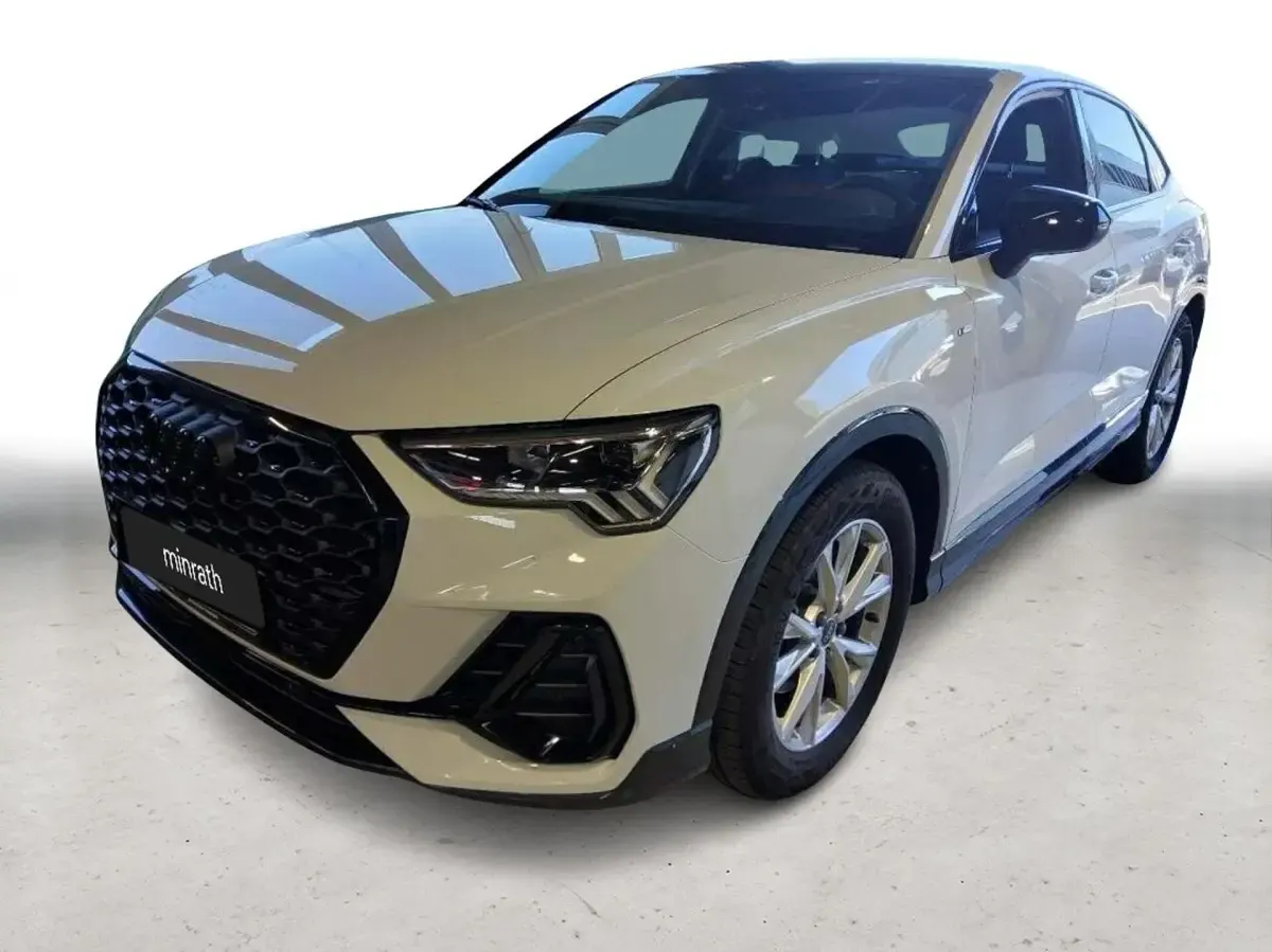Gebraucht Audi Q3 Sportback S-Line 150 PS (110 kW) 2025 Gletscherweiß metallic SUV