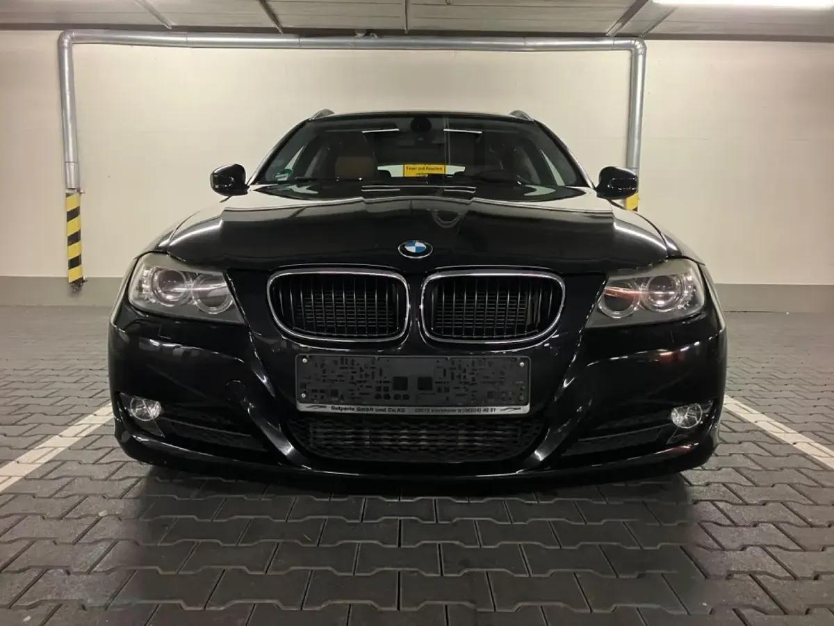 Gebraucht BMW 320 Comfort Edition 184 PS (135 kW) 2012 Schwarz Kombi