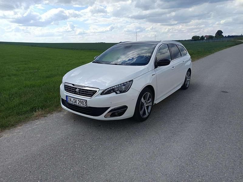 Weiß Gebraucht 2017 Peugeot 308 Kombi | 12.900 € (Teuer) - Bild 1/4