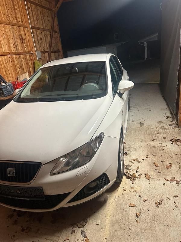 Weiß Gebraucht 2011 Seat Ibiza Kleinwagen | 1.950 € (Guter Preis) - Bild 1/4