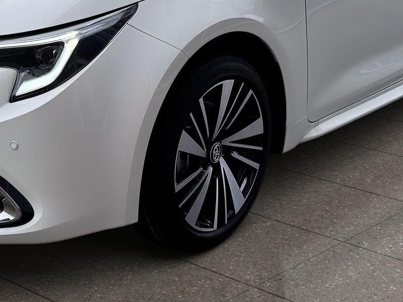 Neu Toyota Corolla 179 PS (131 kW) 2025 Weiß Kombi