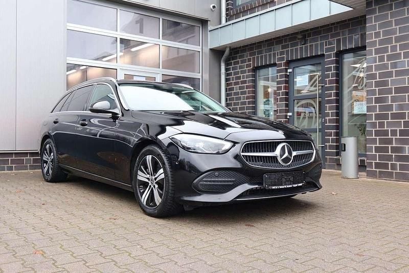Schwarz Gebraucht 2022 Mercedes C220 Kombi | 26.990 € (Guter Preis) - Bild 1/4