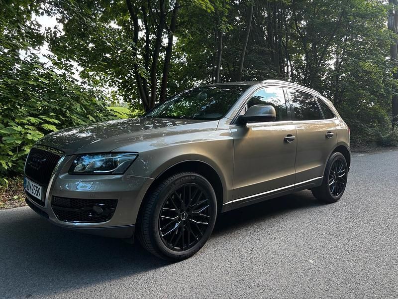 Braun Gebraucht 2010 Audi Q5 SUV | 10.000 € (Superpreis) - Bild 1/4