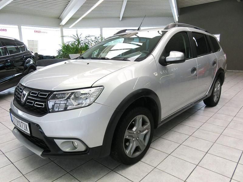 Silber Gebraucht 2018 Dacia Logan MCV Stepway Kombi | 9.990 € (Fairer Preis) - Bild 1/4