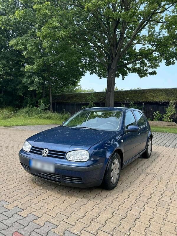 Blau Gebraucht 2001 VW Golf IV Kleinwagen | 1.500 € - Bild 1/4