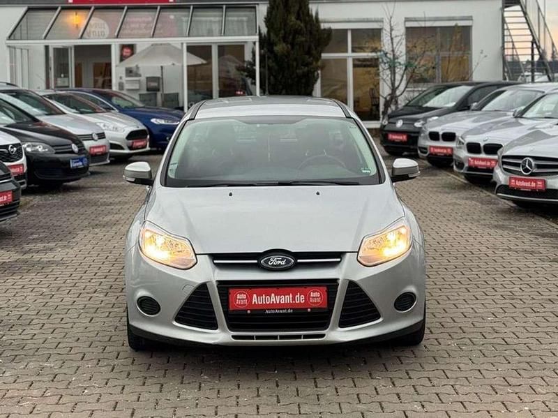 Gebraucht Ford Focus Trend 101 PS (74 kW) 2013 Grau Kombi