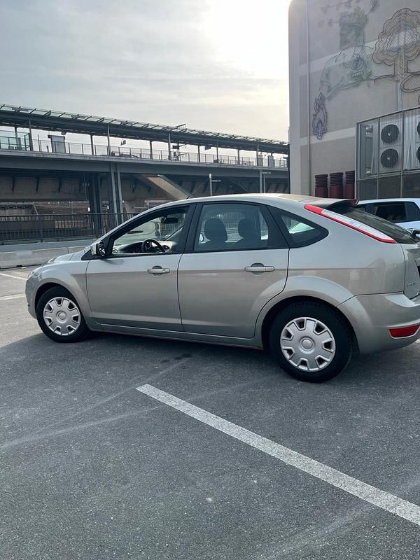 Usata Ford Focus 101 CV (74 kW) 2010 Argento Berlina