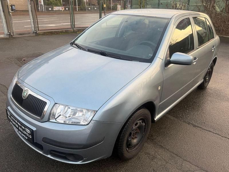 Grau Gebraucht 2006 Skoda Fabia Cool Edition Kleinwagen | 2.299 € (Fairer Preis) - Bild 1/4