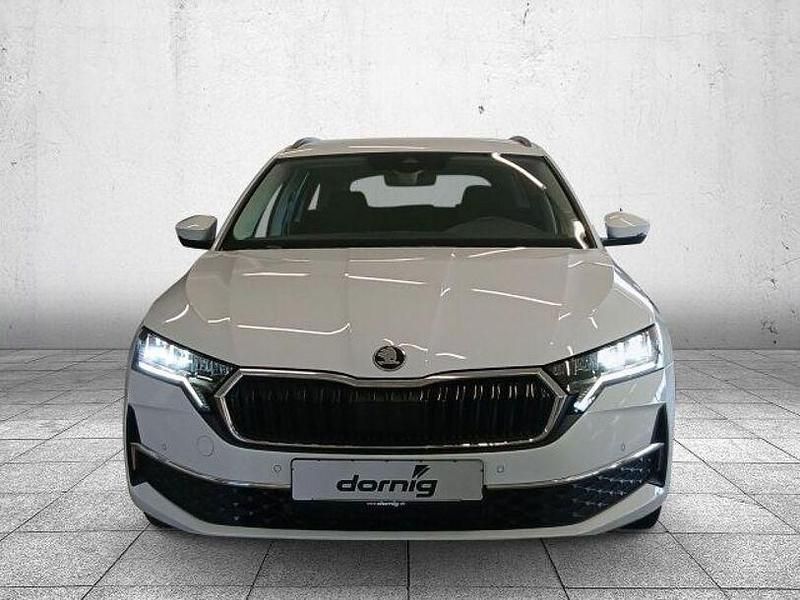 Gebraucht Skoda Octavia Selection 150 PS (110 kW) 2024 Moonweiß metallic Kombi