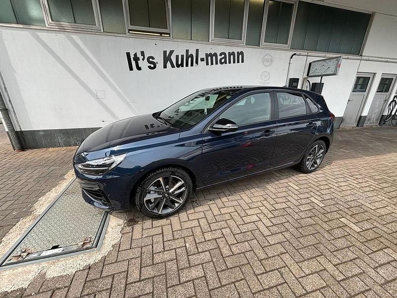 Blau Neu 2024 Hyundai i30 Advantage SUV | 26.900 € (Teuer) - Bild 1/4