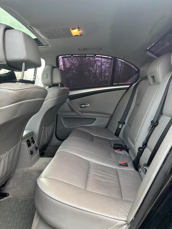 Gebraucht BMW 525 197 PS (144 kW) 2009 Schwarz Limousine