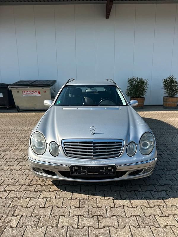 Gebraucht Mercedes E320 204 PS (150 kW) 2003 Silber Kombi