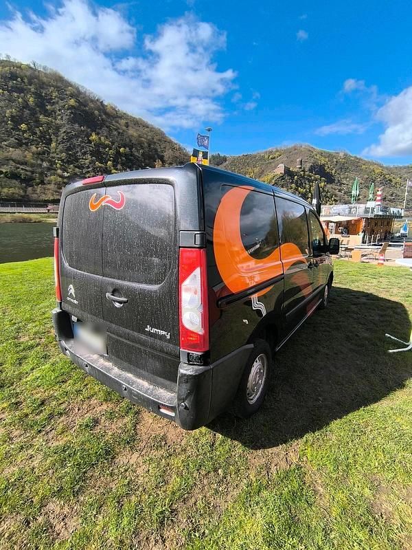 Second-hand Citroën Jumpy 90 CP (66 kW) 2013 Negru Monovolum