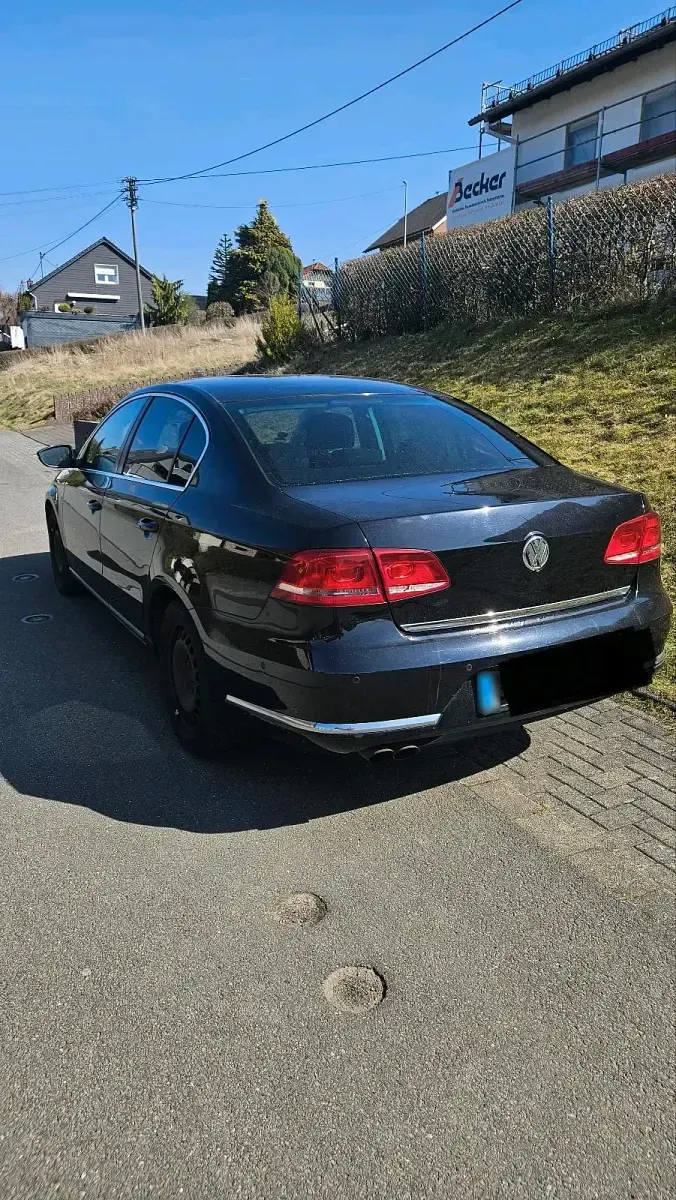 Gebraucht VW Passat 160 PS (117 kW) 2011 Schwarz Limousine