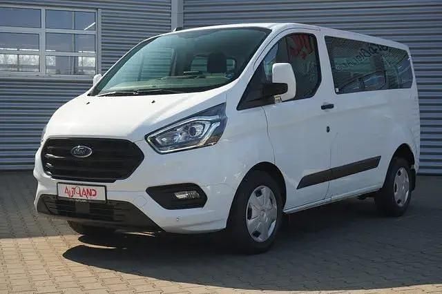 Second-hand Ford Transit Custom 131 CP (96 kW) 2023 Alb Monovolum