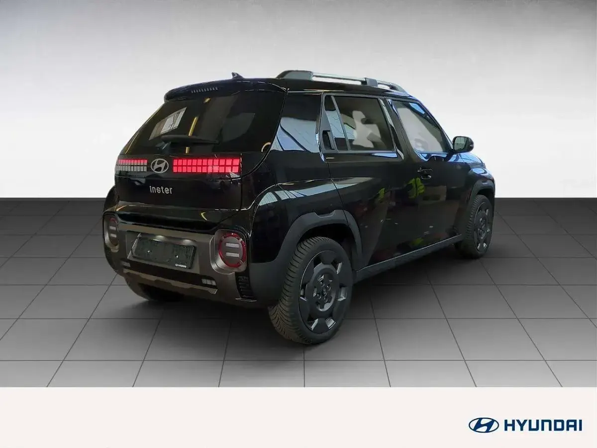 Gebraucht Hyundai Inster 85 kW (116 PS) 2025 Abyss black / mic Kleinwagen