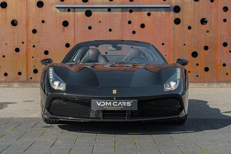 Gebraucht Ferrari 488 669 PS (492 kW) 2017 Schwarz Cabrio