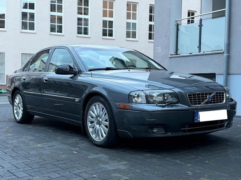 Grau Gebraucht 2005 Volvo S80 Limousine | 5.500 € - Bild 1/4