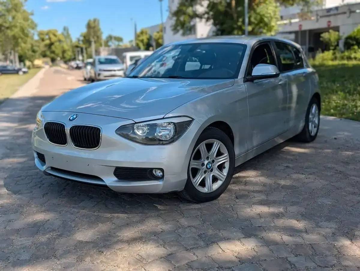 Gebraucht BMW 116 116 PS (85 kW) 2014 Glaciersilber metallic Kleinwagen