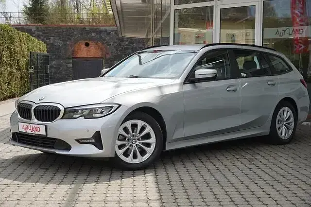 Gebraucht BMW 320 Advantage 190 PS (139 kW) 2020 Silber Limousine