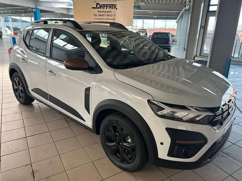 Weiß Gebraucht 2025 Dacia Sandero Limousine | 19.990 € (Etwas zu teuer) - Bild 1/4