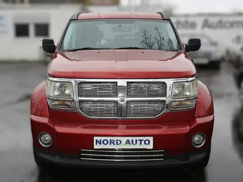Gebraucht Dodge Nitro 177 PS (130 kW) 2010 Rot SUV